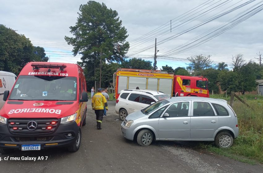  Carro da prefeitura se envolve em acidente em Canoinhas