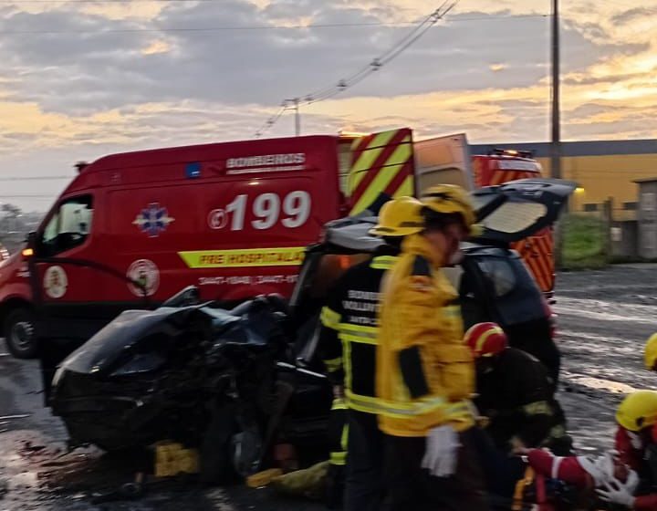  Colisão frontal deixa seis feridos na BR-280 em Araquari