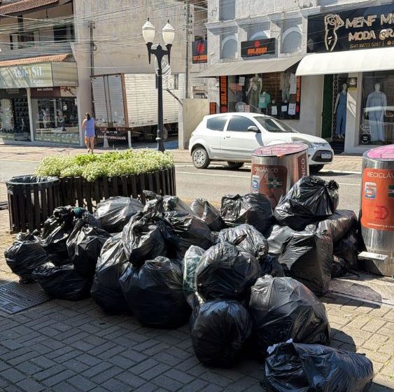  Descarte irregular de resíduos compromete a limpeza urbana e o meio ambiente em São Bento do Sul