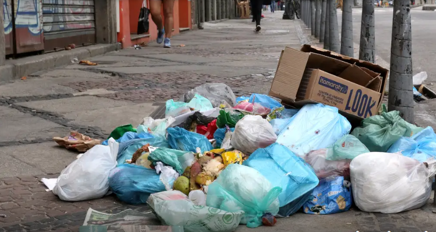  Câmara aprova multa para quem descartar lixo em vias públicas