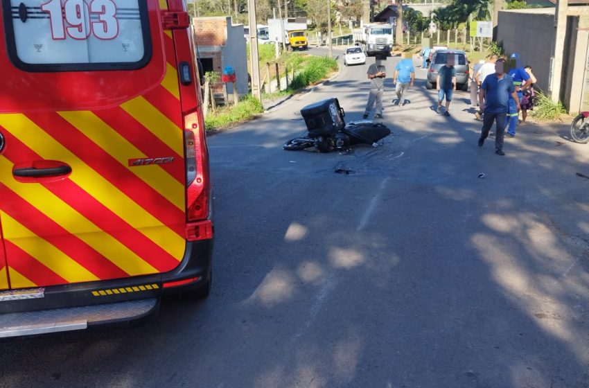  Motociclista sofre fratura exposta em acidente