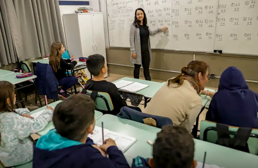  Senado aprova novo piso salarial dos professores para 2026