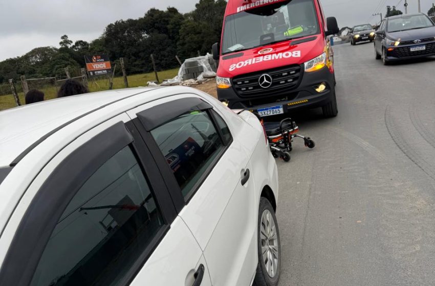  Mulher é encaminhada ao hospital após colisão traseira na Avenida São Bento