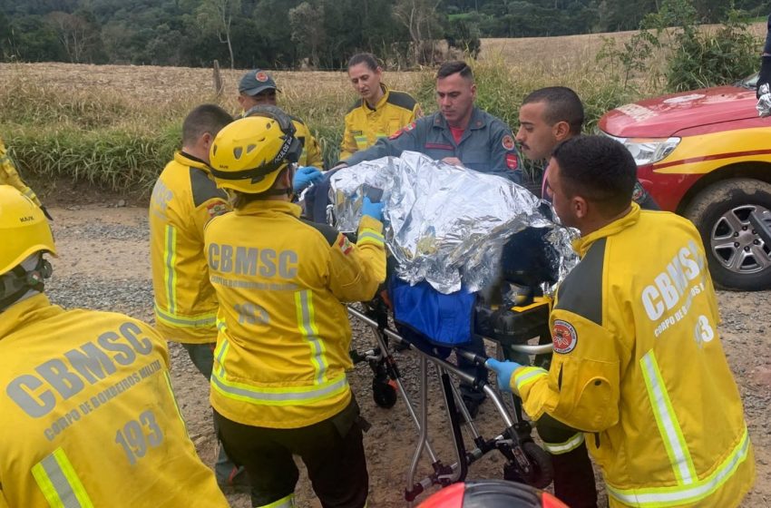  Homem é resgatado com sinais de hipotermia em Rio Negrinho