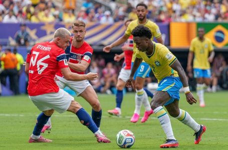 Brasil teve duas oportunidades, sendo uma de pênalty, quando o placar ainda estava 0 a 0. Não converteu e acabou derrotado.