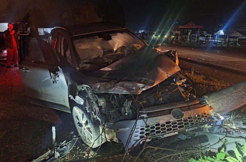  Motorista é preso após acidente que derrubou poste na SC-418
