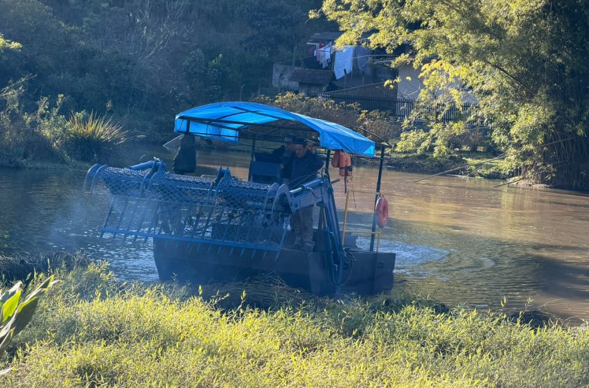 Área de captação de água no Rio Vermelho recebe limpeza