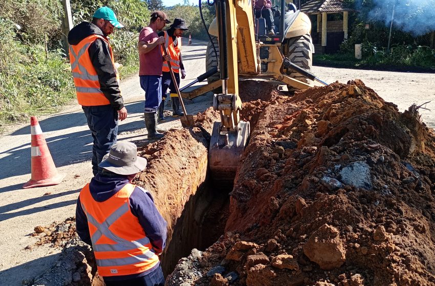  Bairro Lençol recebe ampliação na rede de esgoto