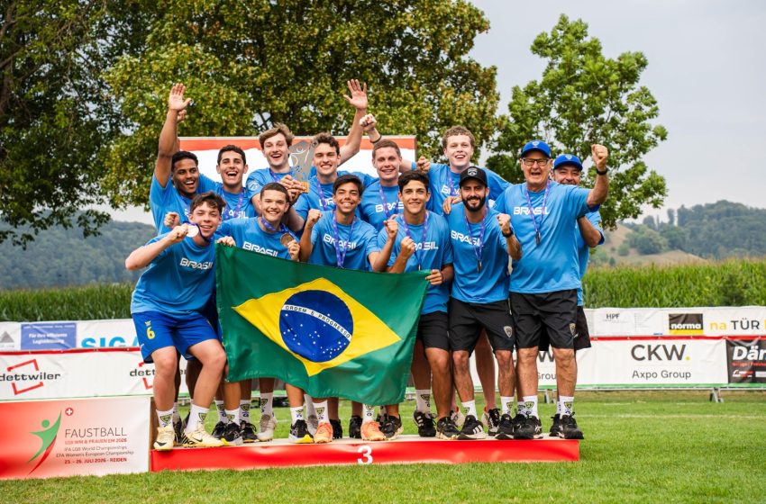  Atletas de São Bento do Sul conquistam bronze com o Brasil no Mundial de Punhobol Sub-18